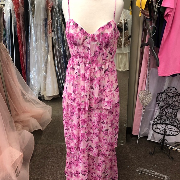 Pink 3 layer gown Size 11. Just reduced - Picture 4 of 7